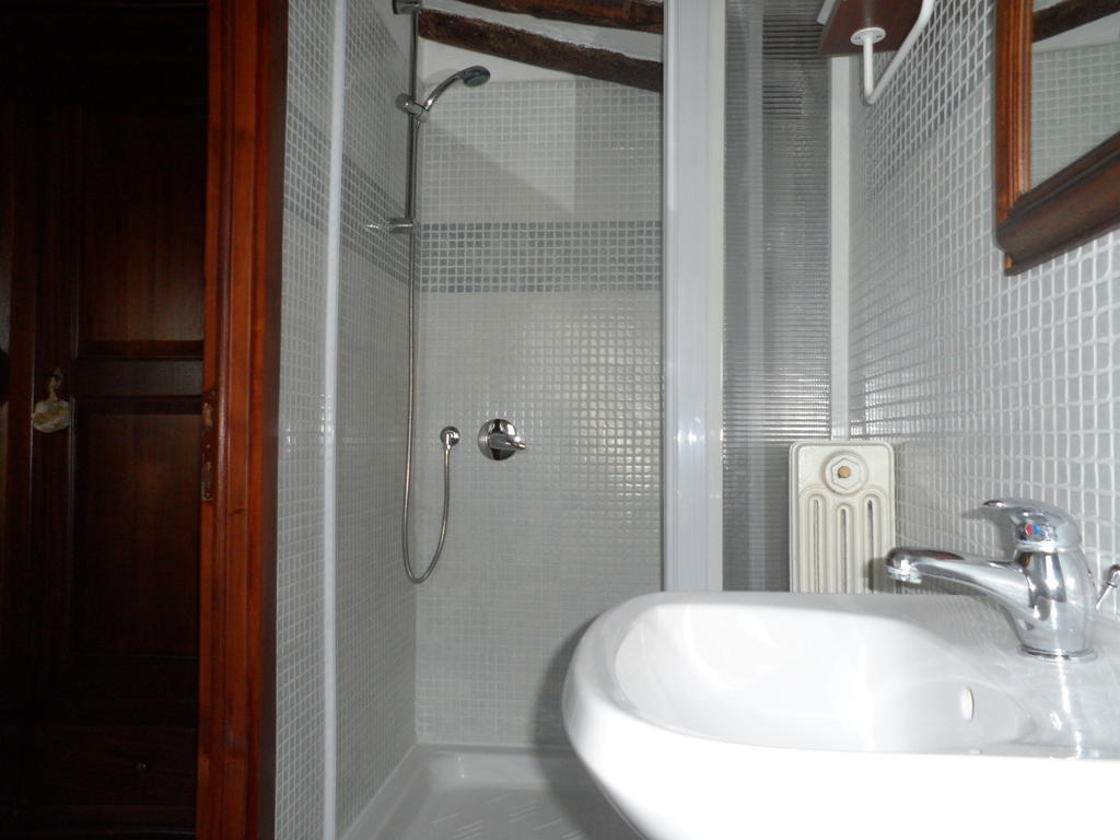 Podere Il Caggio Rooms San Gimignano Rum bild